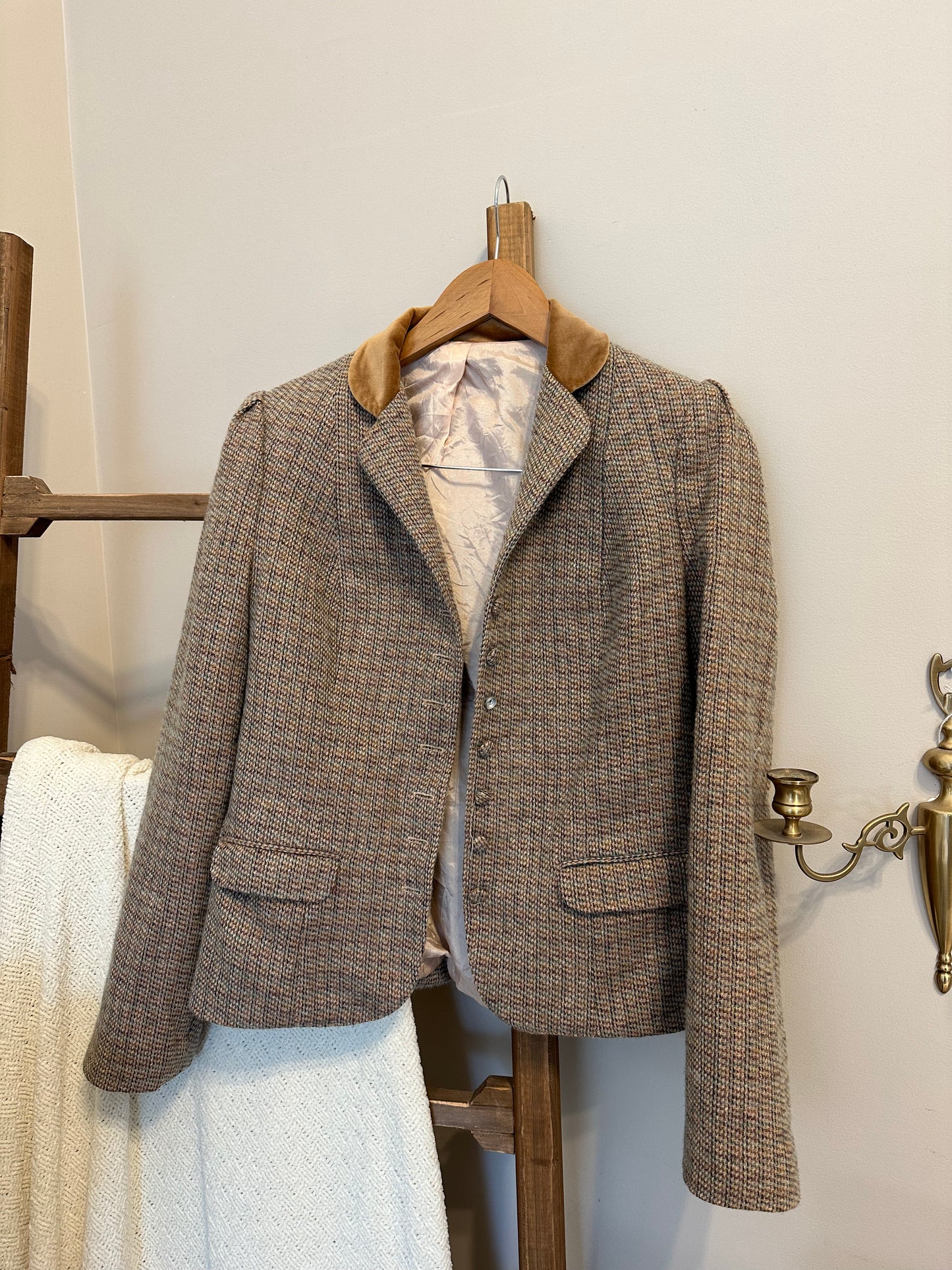MG Cropped Blazer