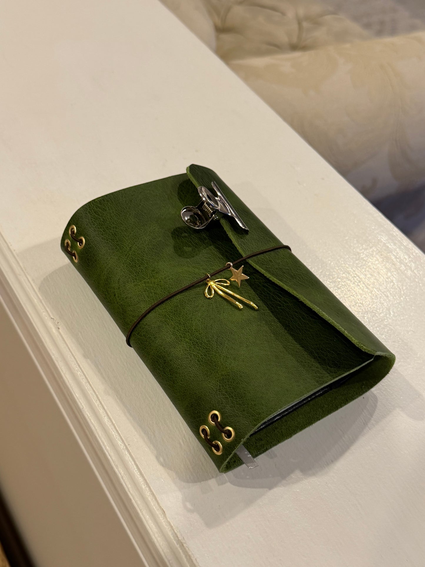 A6 Green Leather Trifold (Bow)
