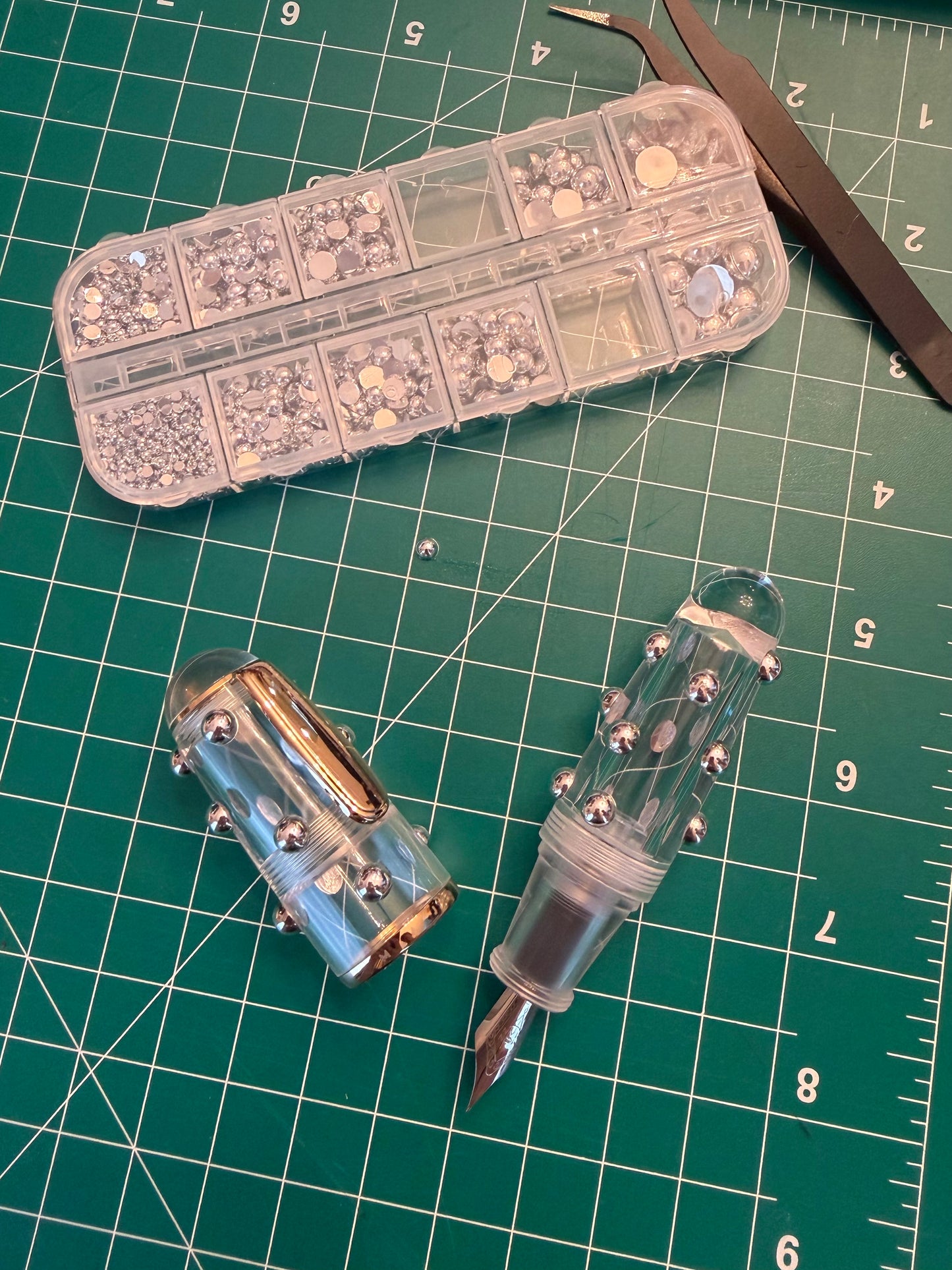 Short Studded Clear Fountain Pen