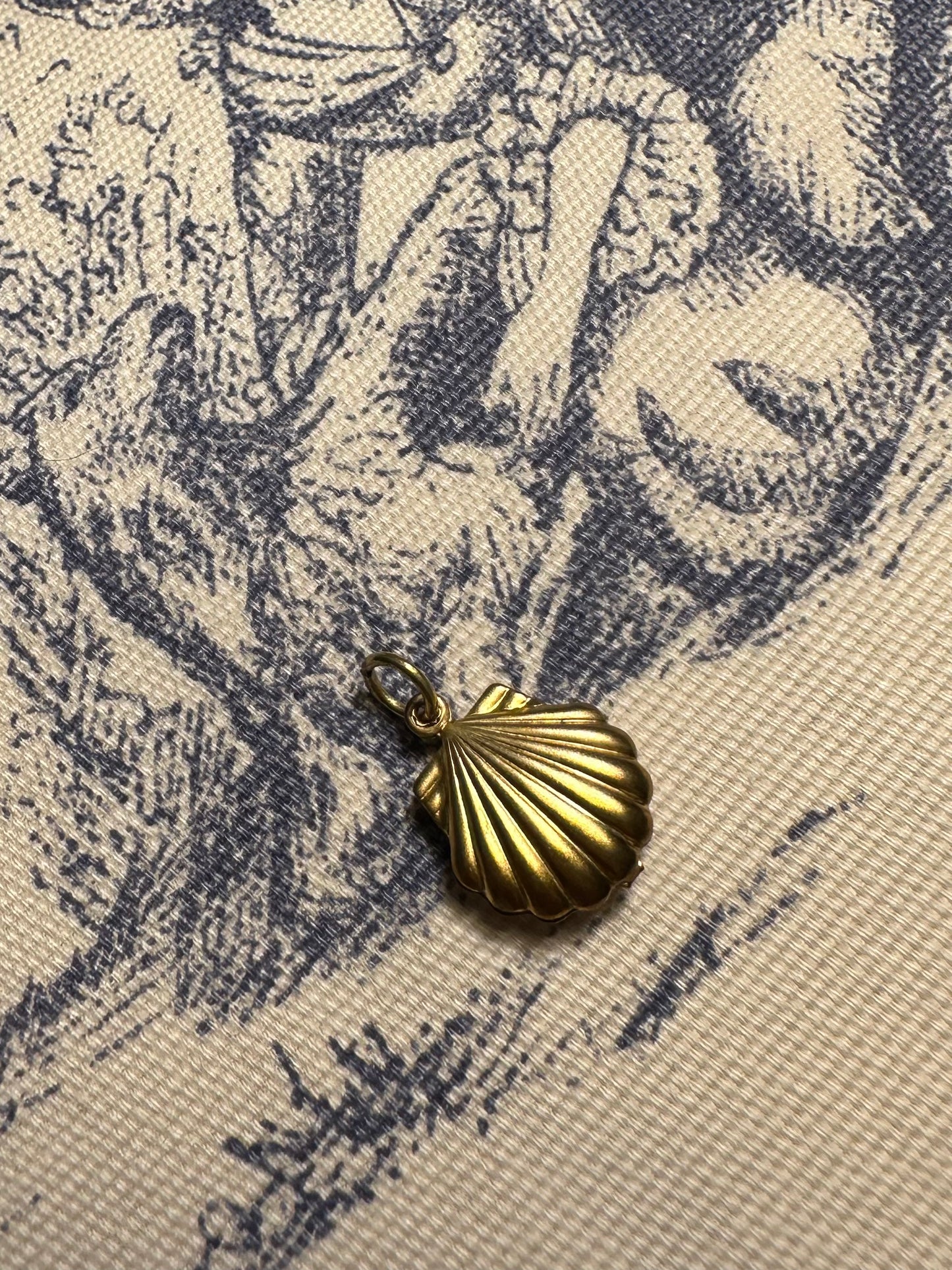 Vintage Seashell Charm Puffy Brass
Scallop Shell Necklace Pendant