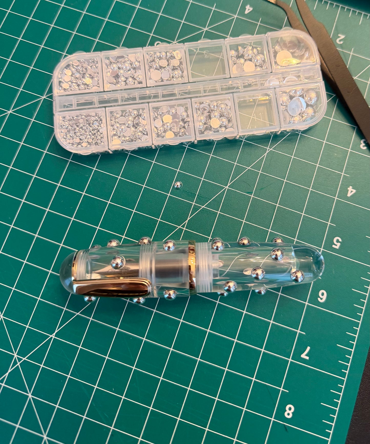 Short Studded Clear Fountain Pen