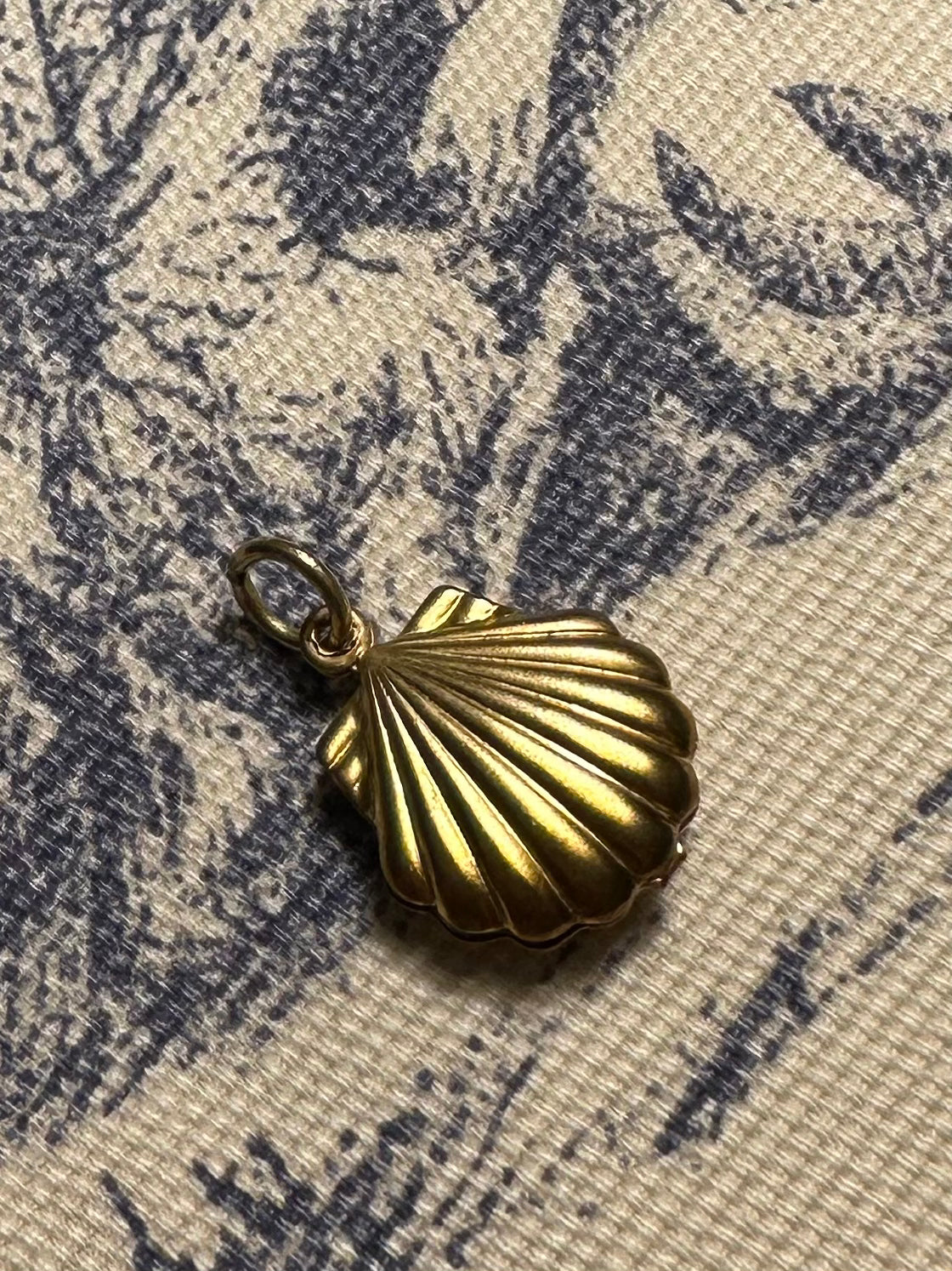 Vintage Seashell Charm Puffy Brass
Scallop Shell Necklace Pendant