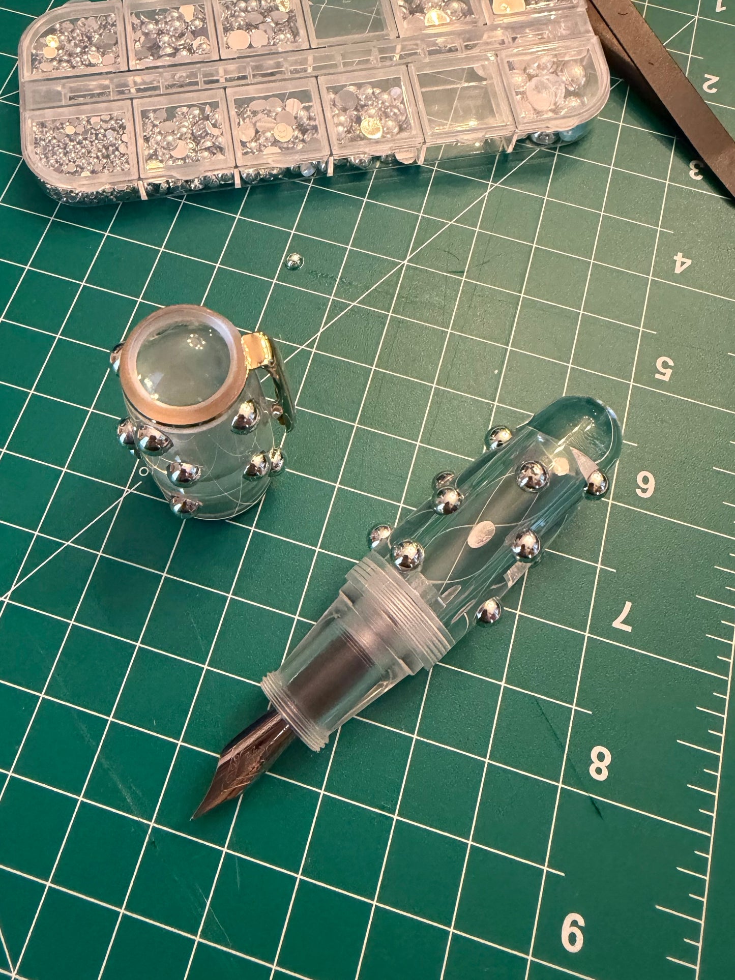 Short Studded Clear Fountain Pen