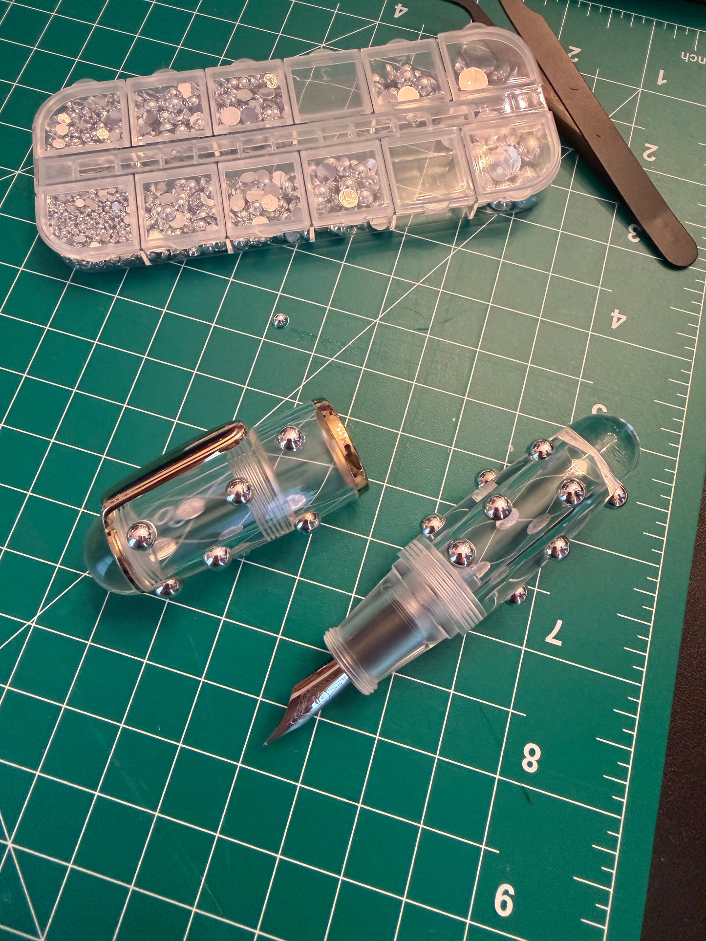 Short Studded Clear Fountain Pen