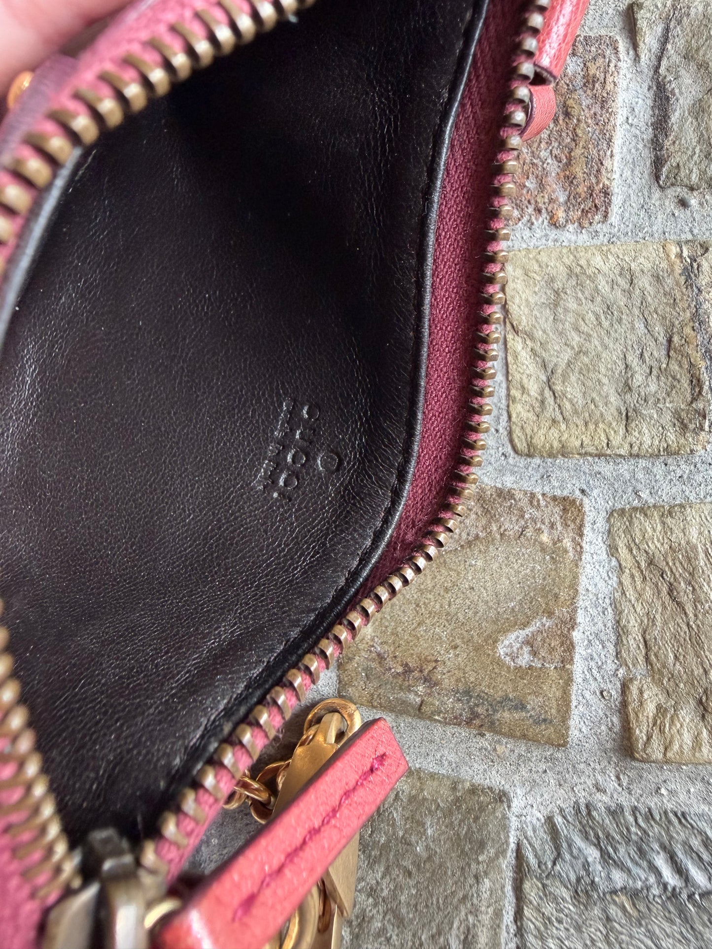Gucci Interlocking G Red Leather Chain Clip Coin Pouch