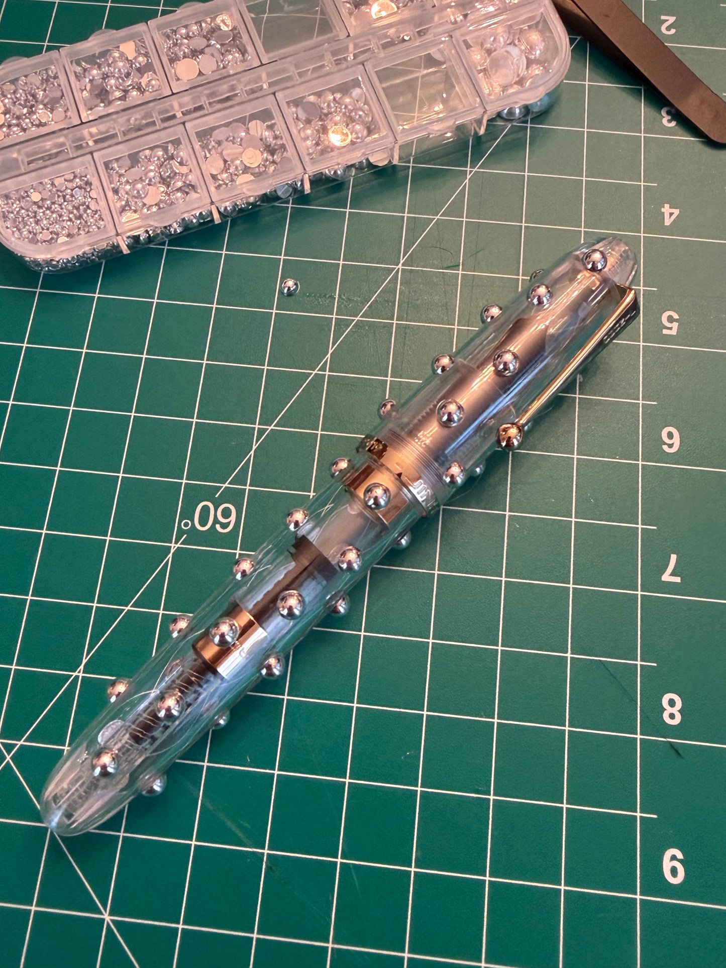 Long Studded Clear Fountain Pen