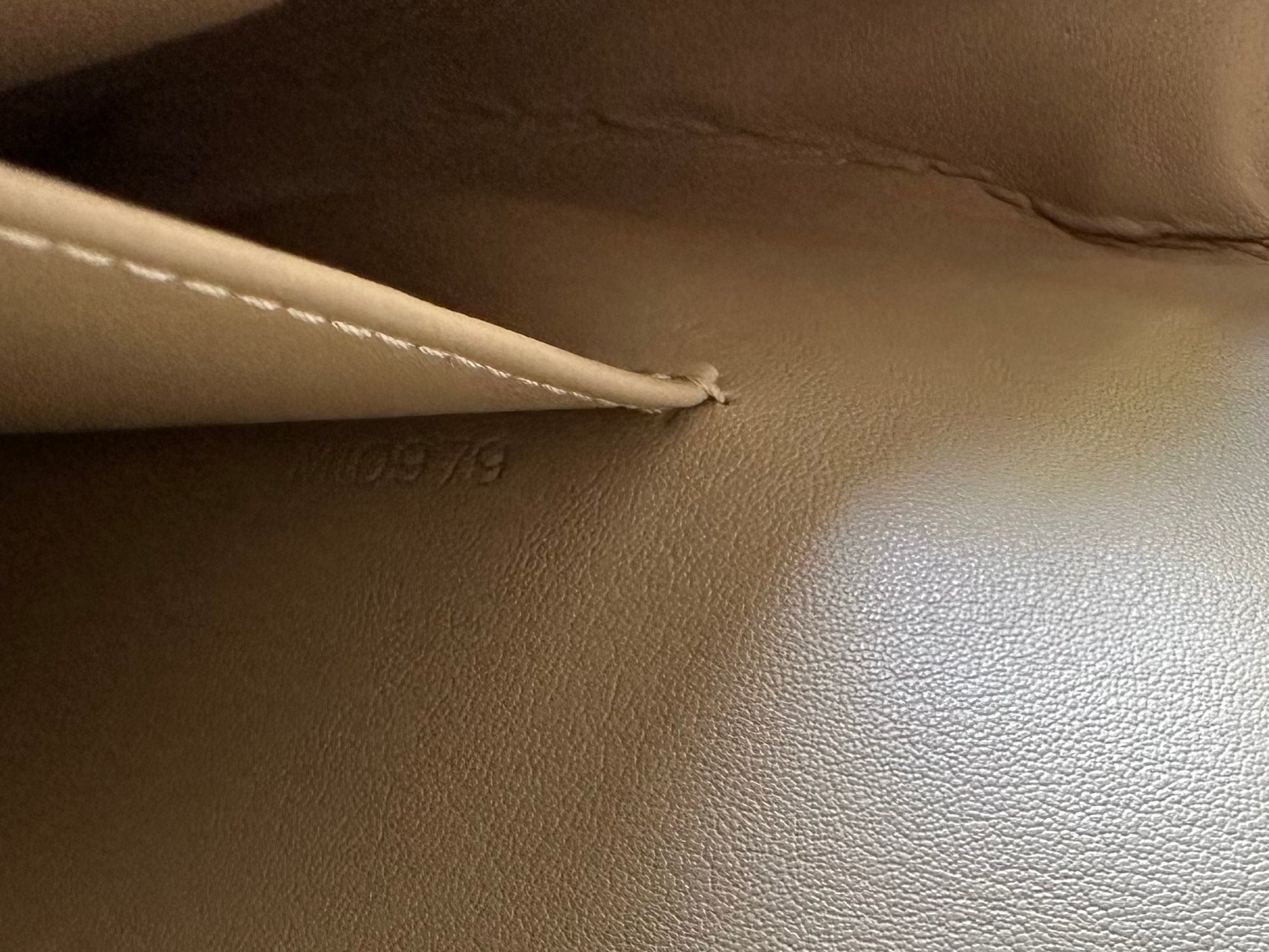 Louis Vuitton Thompson Street bag Golden Patent leather ref.73734 - Joli  Closet